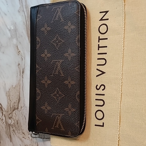$$$ REDUCED - Louis Vuitton Womens Monogram Mascassar Long Zippy Wallet - Picture 2 of 6